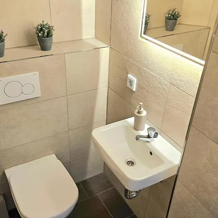 122qm-apartment - 4 I Zentral I Kueche I Balkon I Parken I Wlan *