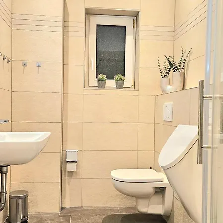 122qm-apartment - 4 I Zentral I Kueche I Balkon I Parken I Wlan * Luenen