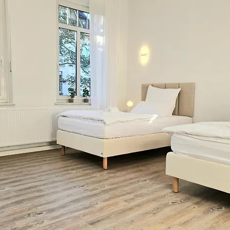 122qm-apartment - 4 I Zentral I Kueche I Balkon I Parken I Wlan *